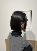 艶暗髪×切りっぱなしボブ