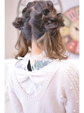 メイズ(MAZE) 【メイズ東中野・鍛原志行】編みこみリボンツインテール