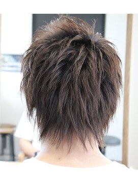 ウィスカーヘアー(whisker hair) ショートウルフ