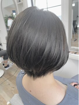 リリィ(Lily) ダークシルバーグレーショートボブ