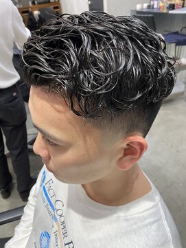 エフエム 明大前(FM) バーバー 大人気ジェットモヒカン×ツイスト×フェードカット