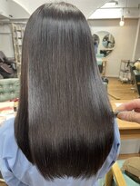 クオーレ(CUORE)&nbsp;ドライヤーで乾かしただけでサラ艶にまとまる酸性縮毛矯正