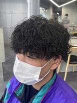 フィフス トウキョウ (fifth TOKYO)&nbsp;センターパートツイストスパイラルパーマメンズマッシュパーマ