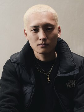 スキルセカンドハウス 天神(SKILL SECOND HOUSE) イージーパーマ 金髪ボウズ