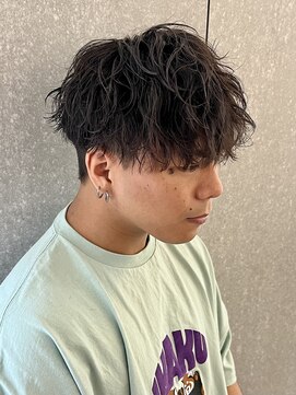 ニアウ 太田店(Niau) メンズナチュラルマッシュ波巻きスパイラルパーマ緩め質感重視