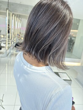 シー 立川(Si) シャドールーツボブ