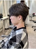 シルバーグレー　毛流れセンターパート　ショート　MOMO