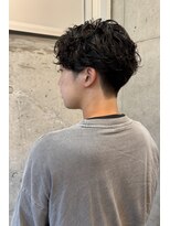 ファム(FAM)&nbsp;くせ毛　ニュアンスパーマ　センターパート　代官山　中目黒