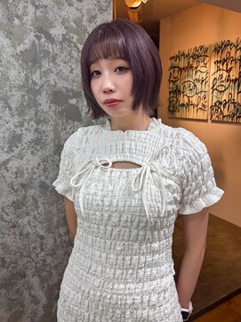 ニードジェリコ(NEED JERICHO) ブリーチありラベンダーグレージュにショートウルフヘア