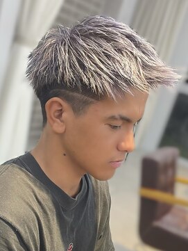 メンズアップバングショート2ブリーチラベンダーシルバーカラー