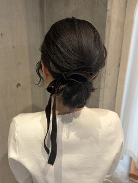 大人可愛いシニヨン