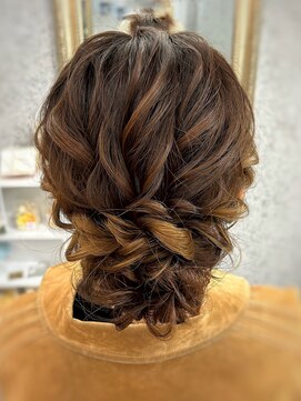 ララ(LalA) シニヨンアップ