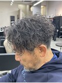 大人かっこいいメンズ波巻きパーマ