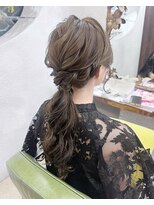 オブヘアー オモテサンドウ(Of HAIR OMOTESANDo)&nbsp;ローポニー参列ヘアアレンジ
