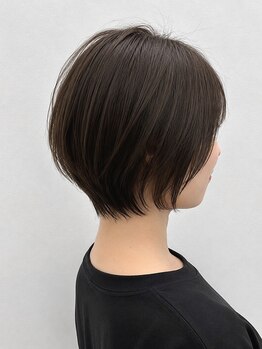 コカ(CoKa)の写真/横顔までキレイに魅せる、大人ショート。
