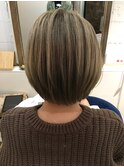 透明感オリーブアッシュショートボブ