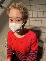 ビビト(bibito)&nbsp;bibito 癖毛ハイトーン金髪ベリーショートマニッシュソバージュ