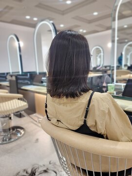 e.m.a プレミアムビューティーサロン 栄駅店(e.m.a PREMIUM BEAUTY SALON) 外はねボブ×アッシュブラック