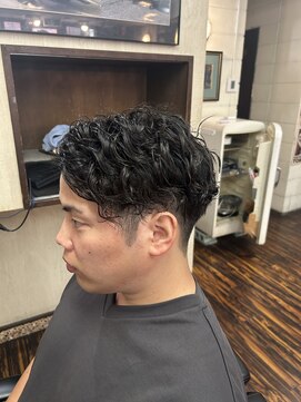 コダマ 大泉学園店(KODAMA) スパイラルパーマ　センターパートスタイル