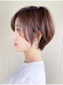 大人ショートカットウェットヘアオリーブベージュデザインカラー