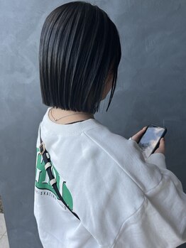 ラ カルモ(LA CALMO)の写真/女性らしさを引き出すショートカットで上品ヘアに前髪や顔周りの髪もミリ単位までこだわりあり！