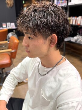 ローレンアンドパレード 並木坂店(Lauren&Parade) ツイストスパイラルパーマ 束感 20代30代 ダークブラウン