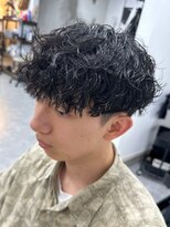 フゥ 宇都宮(FeU)&nbsp;栃木メンズパーマメンズカットセンターパートメンズマッシュ緩め