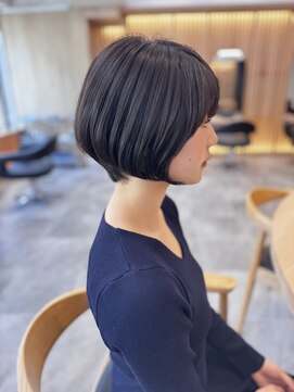 リファインド(REFINED) 艶やかにまとまる重めショートボブ　　五十嵐