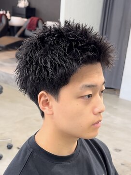 エデアンルクラ 下通(EDEAN Leclat) スパイキーショート パーマ 短髪 アップバング MEN'S HAIR