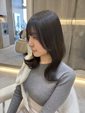 アナ ラーナ(Anna Lanna) 韓国巻き、顔周りレイヤー、レイヤーカット
