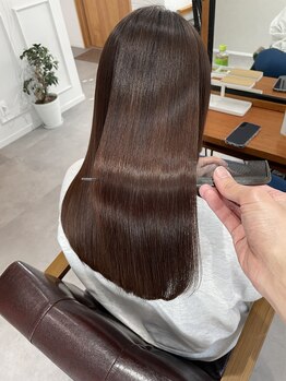 ルフテ(LOFTE)の写真/1人1人のクセの状態を見極めながら丁寧に施術。うねり/広がり/ダメージ毛を柔らかい仕上がりに♪