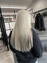 バダス(Badass)&nbsp;ホワイトブロンド