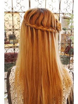 アージュ(Arju) ウォーターホール編み込みヘアー♪