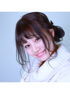 クロノス(CRONOS) お団子を後ろに作ったアレンジ