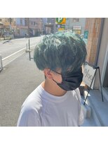 パーミル ヨコハマ(permille Yokohama)&nbsp;モスグリーン波巻きマッシュブリーチカラーインナーカラー