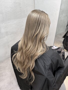 トゥイン 八王子(TWIN) ハイトーン　ブリーチカラー　八王子　ベージュカラー