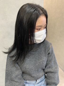 アチーブ ヘア デザイン(achieve hair design) センターパート 透明感カラー ブリーチなし 艶感10代20代30代