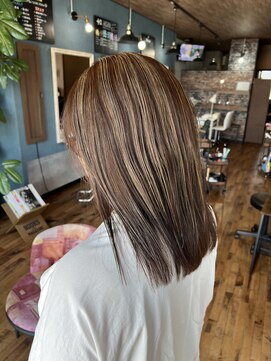 ロイズ ヘアデザイン アンド スパ(LOES) 白髪ぼかしハイライト×ミルクティベージュ