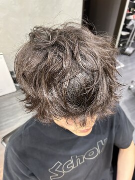 ヘアーシグネチャー(Hair Signature) 大人のソフトツイストスパイラルパーマ/スーツ/モテる