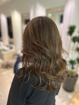 ステア ケース(stair case) ツヤカラーレイヤー