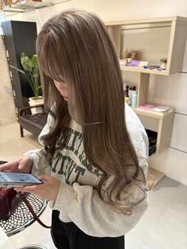 ヘアーメイクチック(HAIR MAKE CHiC) ミルクティーベージュ 透明感カラー ブリーチカラー