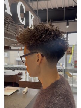 ブラック(BLACK) アクティブショート/スパイキーショート/テーパーフェード