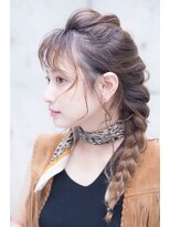 オースティン 錦糸町(AUSTIN)&nbsp;AUSTIN イルミナカラーが際立つ編み込み着付けヘアセット
