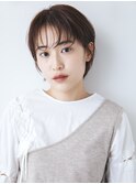 シースルーバングの耳かけショート