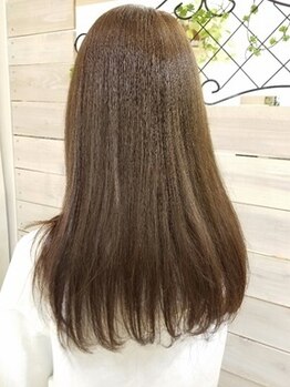 朝のヘアセットが簡単になるお手伝い☆艶とまとまりのあるストレートスタイルを叶えます♪