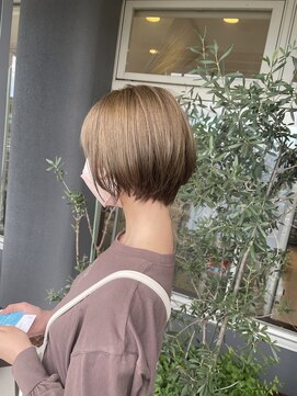 ヘアメイク アース 秋田仁井田店(HAIR & MAKE EARTH) 丸みショートヘア