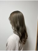 オリーブベージュ
