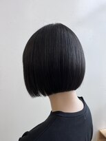 レオ 幸手(Leo)&nbsp;20代30代透明感暗髪アッシュブルーグレージュ丸みボブ