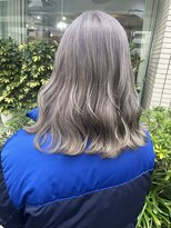 バイブアンドアネックス(VIBE & ANNEX)&nbsp;《momoka》シルバーホワイトダブルカラー横浜石川町ブリーチ