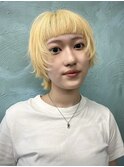 抜きっぱなしブロンド　金髪　レイヤー　ショート